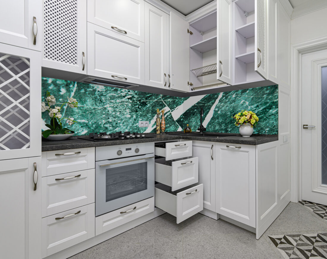 Panel Linea Light Serpentinite - Marmo Verde Scuro Retroilluminato per Cucine Eleganti