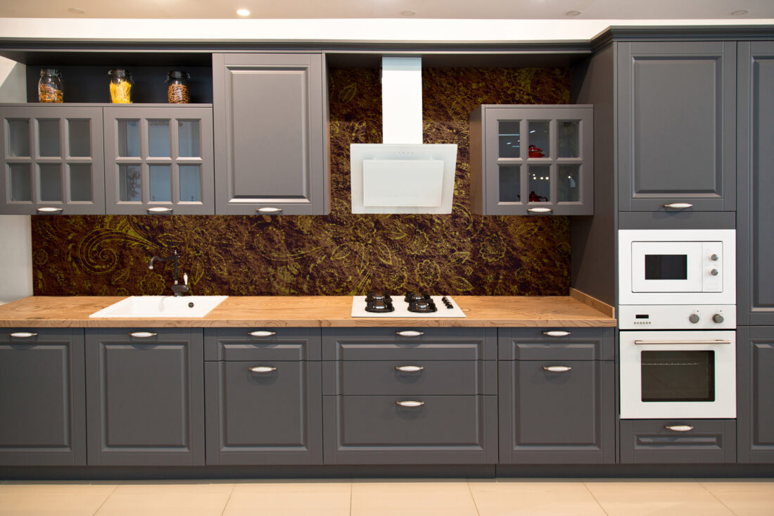 Panel Linea Prime HenneWay (MB262PH) – Paraschizzi con texture sabbia e decori dorati