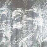 Panel Linea Prime Undergrow (MA282PH) – Felci in contrasto di luce e ombra con dettagli materici